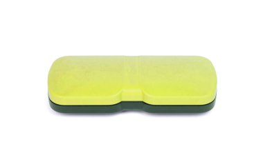 Gözlük için antika çanta - beyaza izole edilmiş