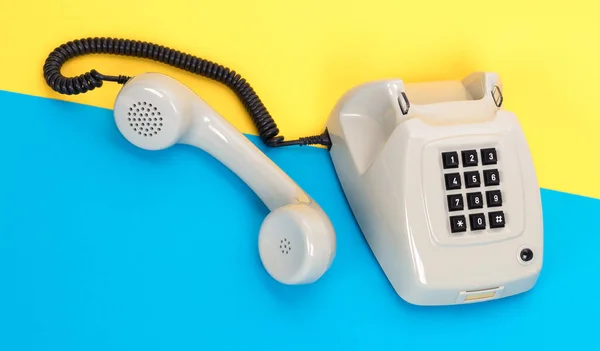 Vintage Γκρι Τηλέφωνο Ένα Πολύχρωμο Φόντο — Φωτογραφία Αρχείου