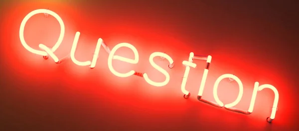 Neon Işareti Beyaz Bir Duvar Üzerinde Parlayan Soru — Stok fotoğraf