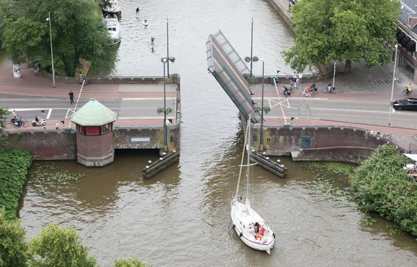 Leeuwarden Нідерланди Джун 2018 Відкритий Міст Водопровідних Шляхах Під Час — стокове фото