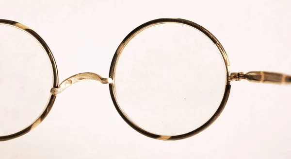 Vintage Gläser Isoliert Gläser Aus Dem Frühen Jahrhundert — Stockfoto