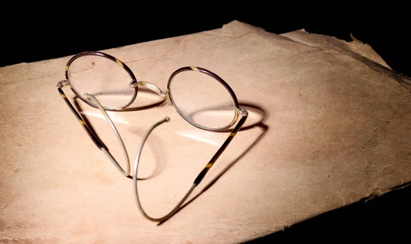Vintage Γυαλιά Απομονωμένα Γυαλιά Από Τις Αρχές Του 20Ου Αιώνα — Φωτογραφία Αρχείου