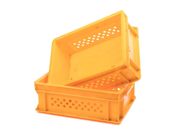 Leere Gelbe Plastikkisten Isoliert Auf Weiß — Stockfoto