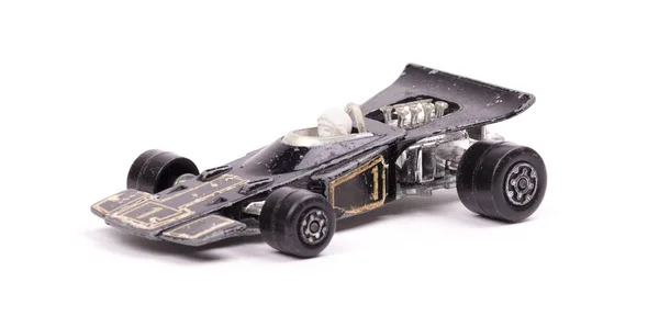 白に隔離された黒い金属製のおもちゃの車 — ストック写真