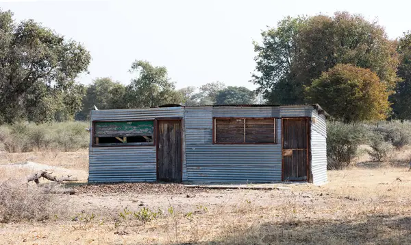 Klein Verlaten Gebouw Botswana Gemaakt Van Metaal Hout — Stockfoto