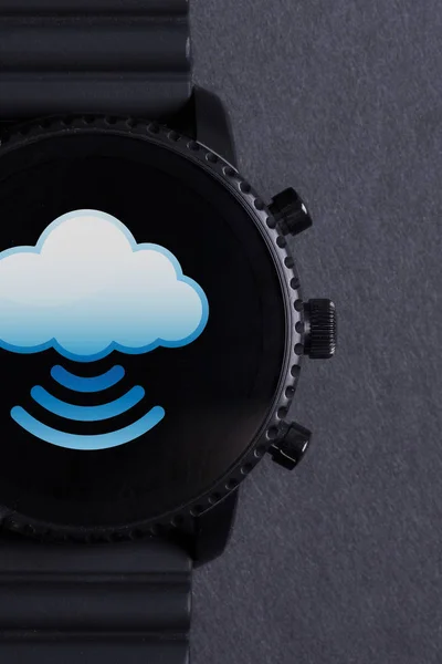Smartwatch preto isolado., Wi-Fi ou nuvem — Fotografia de Stock