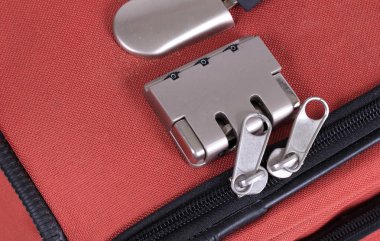 Şifreli kilit bavul seyahat çanta üzerinde. Sayı, çelik