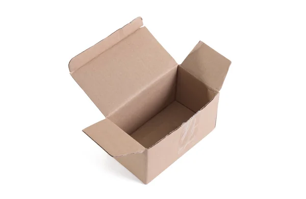 Картонная коробка с открытой крышкой, крышка открыта — стоковое фото