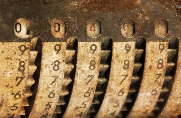 Vintage manual adding machine isolated - 400 — Stock Photo, Image