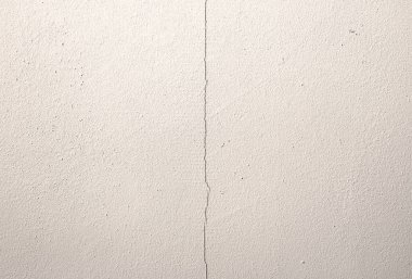 Eski beyaz çatlak bir duvarın parçası