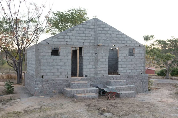 Строительство нового дома для туризма - Мадагаскар — стоковое фото