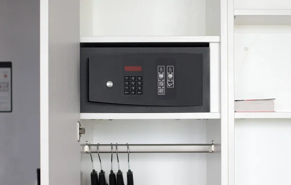 Safe box in a hotel room — Stock Photo, Image