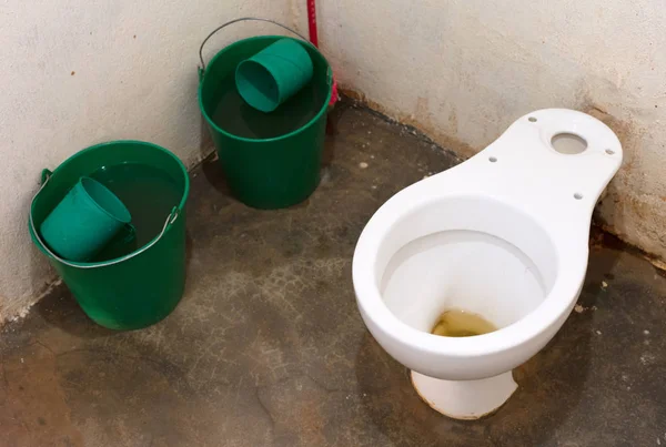Dirty toilet in Madagascar — Stock Photo, Image