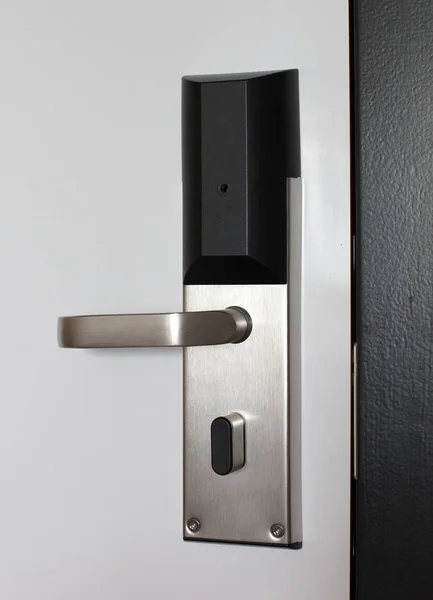 Hotel deur met automatisch slot voor bezoekerskaart — Stockfoto