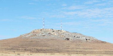 Mikrodalga bağlantı ile Cep telefonu iletişim kulesi