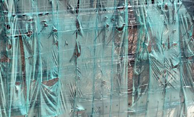 yapım aşamasında bir bina için Yapı iskelesi ahşap inşa