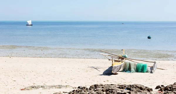 Barcos de pesca na praia — Fotografia de Stock