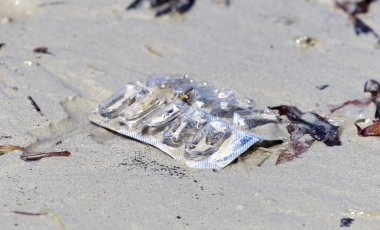 Çevre kavramı, sahilde çöp kirliliği