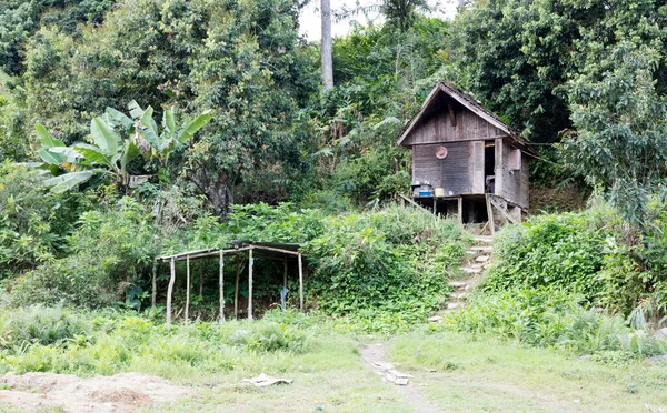 Casa sencilla para los pobres — Foto de Stock