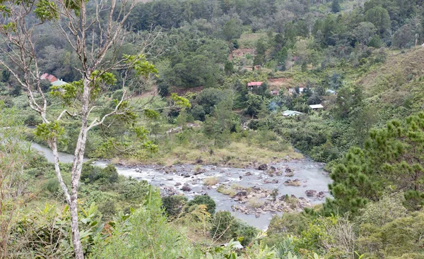 Folyó a Ranomafana Nemzeti Parkban, Madagaszkár — Stock Fotó