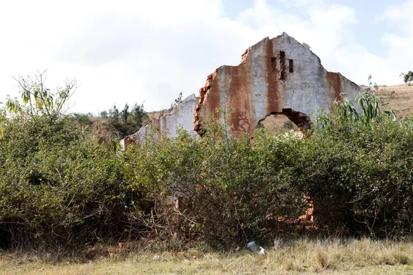 Antico edificio rurale nella campagna del Madagascar — Foto Stock