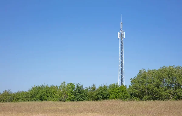 Mobile Torre Mezzo Alla Natura — Foto Stock