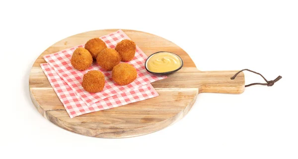 Nederlandse Traditionele Snack Bitterbal Een Serveerbord Geïsoleerd — Stockfoto