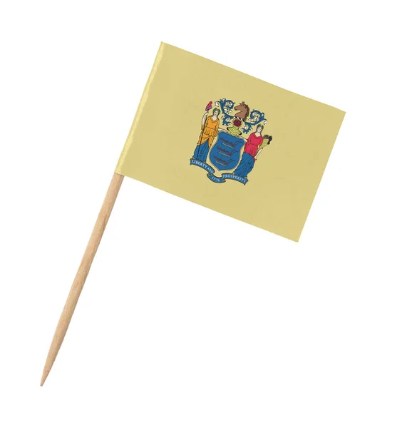 木製の棒に小さな紙の米国の州旗 ニュージャージー州 白に隔離 — ストック写真