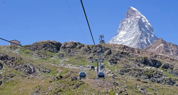 Das Matterhorn Das Wahrzeichen Der Schweizer Alpen Seilbahn Sommer — Stockfoto