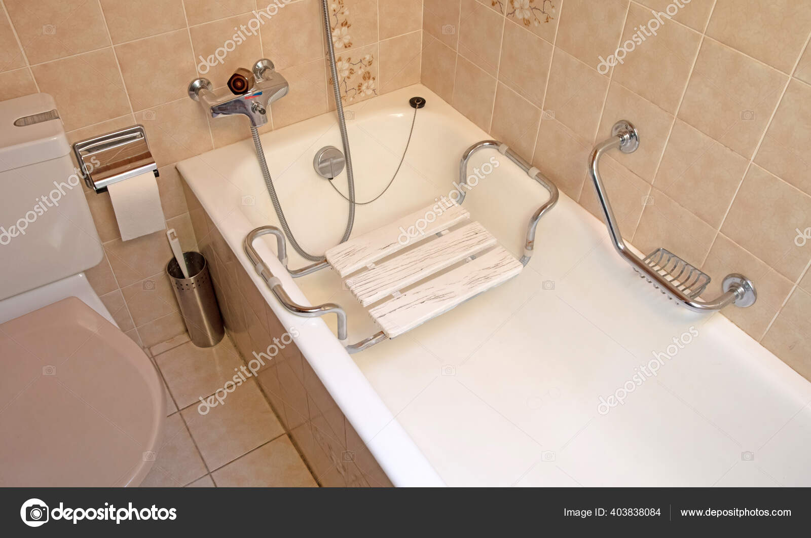 Bench Seat Handicap Tub Old Used Stock Photo by ©michaklootwijk 403838084