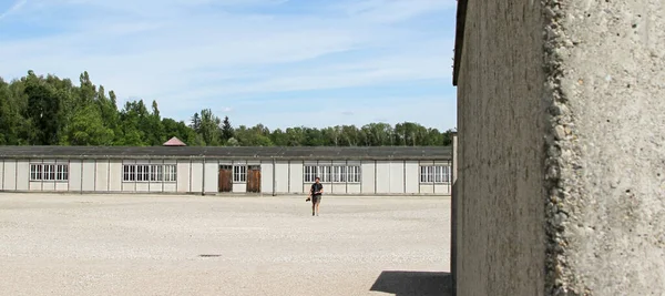 Dachau Németország 2020 Július Férfi Séta Dachaui Koncentrációs Táborban Első — Stock Fotó