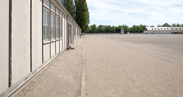 2020年7月13日 第二次世界大戦中のドイツ初の強制収容所であるダッハウ強制収容所 歴史的建造物 — ストック写真