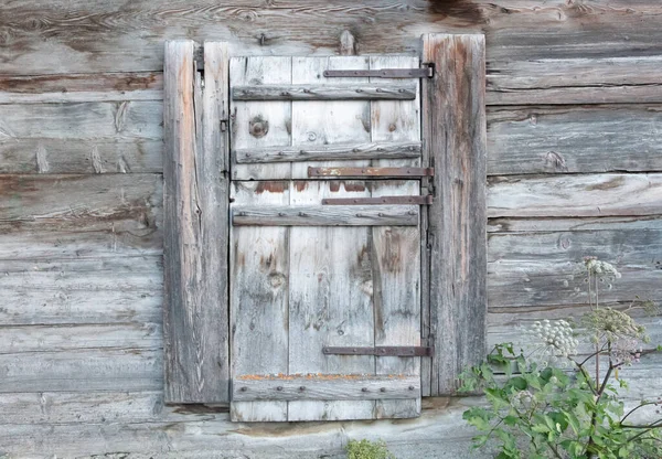 Dveře Velmi Staré Chatě Švýcarsku Nepoužívají — Stock fotografie