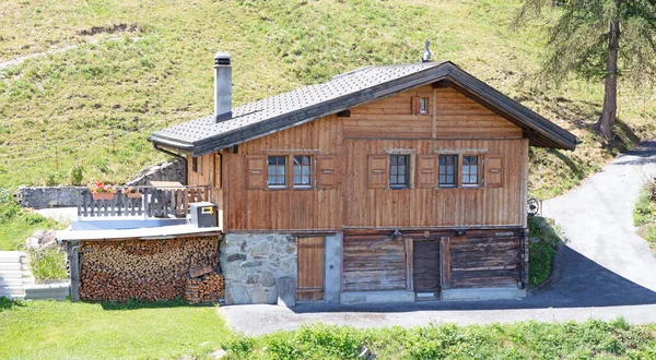 Cabaña Suiza Cabaña Madera Las Montañas — Foto de Stock