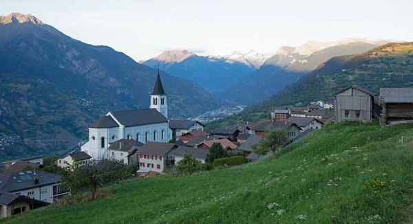 Eisscholl Svájc 2020 Július Svájci Eisscholl Kis Falu Helyreállított Temploma — Stock Fotó