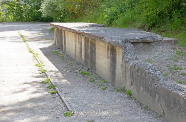 Dachau, Almanya - 13 Temmuz 2020: Dachau toplama kampının girişinde ilk Nazi toplama kampı Almanya 'da açıldı
