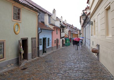 Prag, Çek Cumhuriyeti 8 Temmuz 2020 'de Çek Cumhuriyeti' nin Prag Şatosu 'nda yer alan bir caddedir.