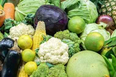 Portre ve ürün çeşitli sebze arka plan ve duvar kağıdı.