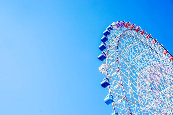 Fechar Cortar Tempozan Gigante Ferris Wheel Fundo Céu Azul Brilhante — Fotografia de Stock