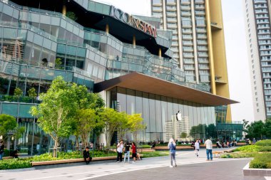 Bangkok, Tayland , 11 Ocak 2019 : Bangkok Apple store cam bina iconsiam alışveriş merkezi, 10 Kasım 2018 tarihinde hizmete açık ve Tayland'da ilk şubesi, Asean ikinci şubesi.