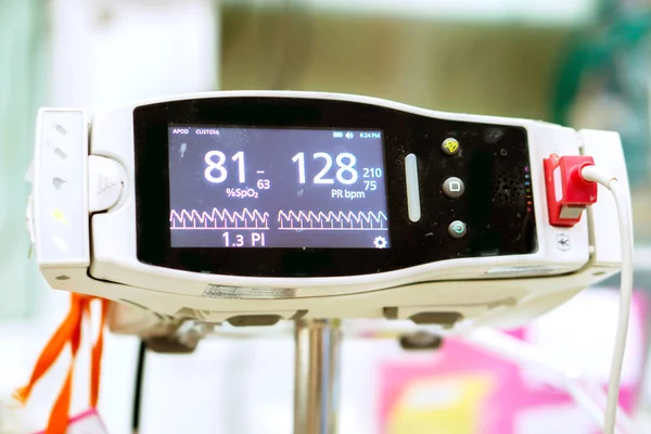 P. 를 위한 산소 포화도 장치 ( 서 있는 유형 ) 측정 책임자 — 스톡 사진