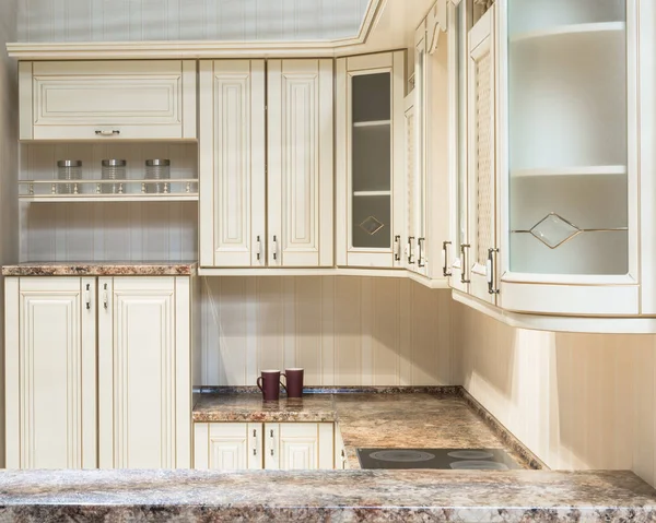 Moderne Kücheneinrichtung Mit Möbeln Und Theke Für Ein Konzeptdesign Heller — Stockfoto