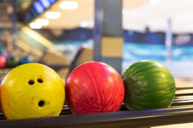 Bowling topu dağıtıcısı