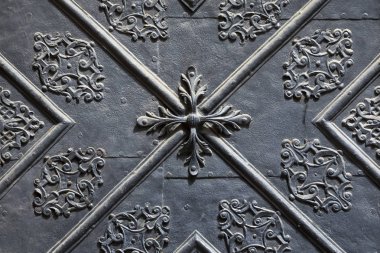 Prag'da bir kapıda tarihi demir iskelet