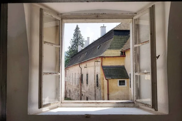 Blick Aus Dem Fenster Die Vergangenheit — Stockfoto