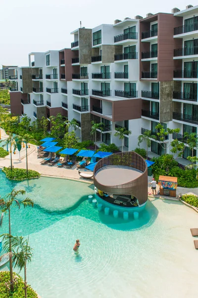 Pattaya Tailandia Abril 2016 Personas Relajadas Big Blue Pool Vacaciones — Foto de Stock