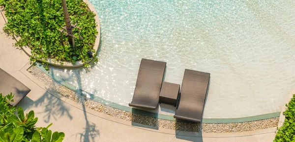 Chaises Plage Dans Piscine Luxe Hôtel Tropical Resort Détente Temps — Photo