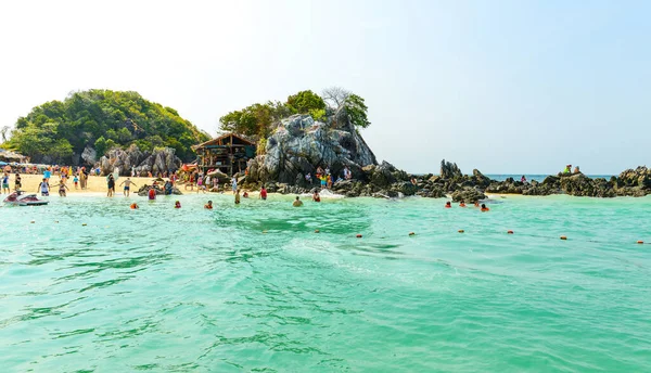 Phang Nga Thailand Марта Туристы Пловцы Веселятся Пляже Летом Острове — стоковое фото