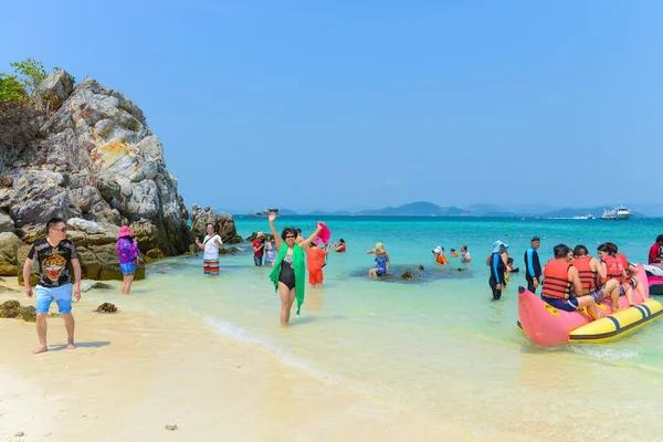 Phang Nga Thailand Март Люди Расслабляются Плавают Снимают Фото Веселятся — стоковое фото