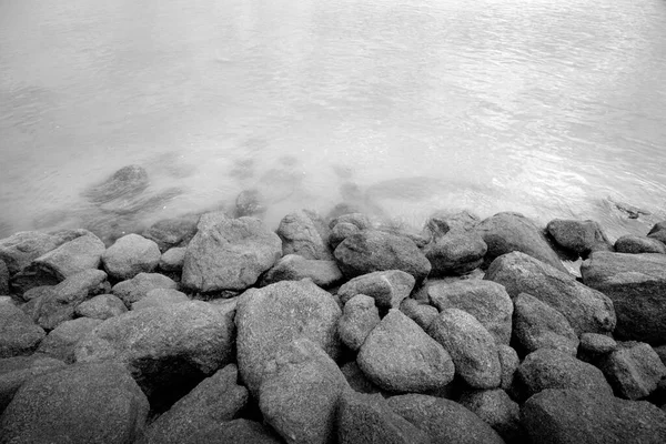 Piedras Playa Aguas Cristalinas Bahía Natural Mar Tropical Blanco Negro — Foto de Stock